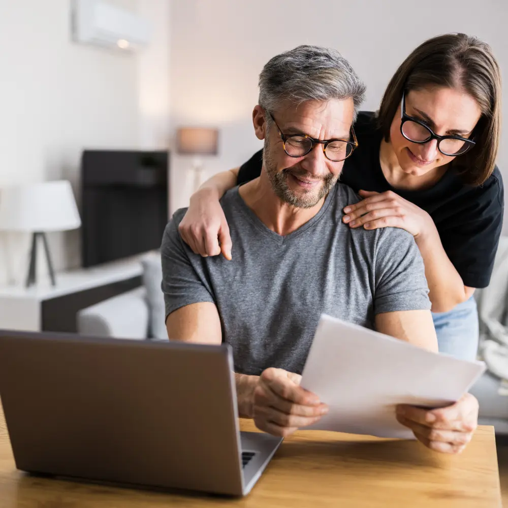 Družina pregleduje ponudbo
